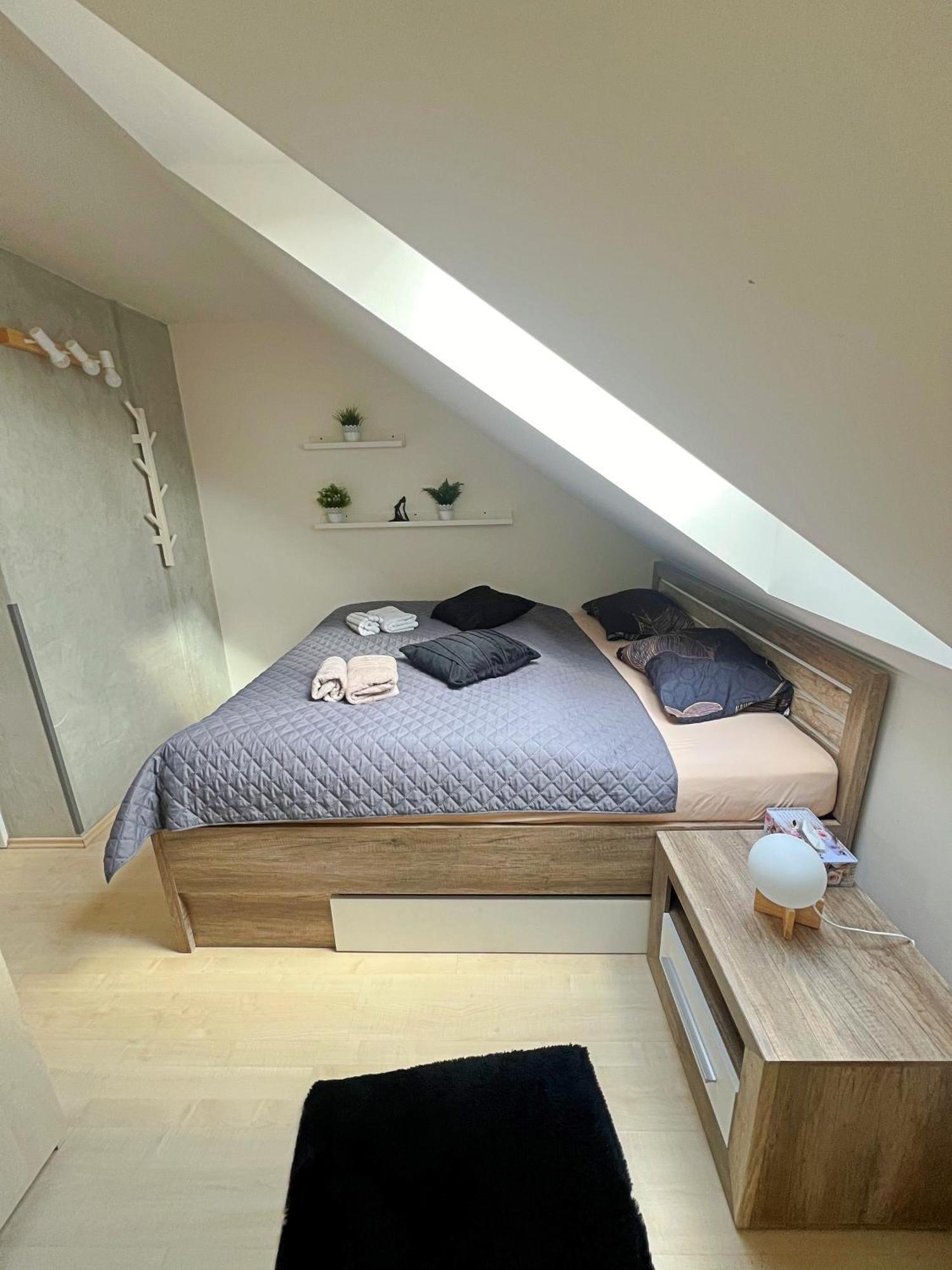 Mezonetovy Apartman V Centru Prague Extérieur photo