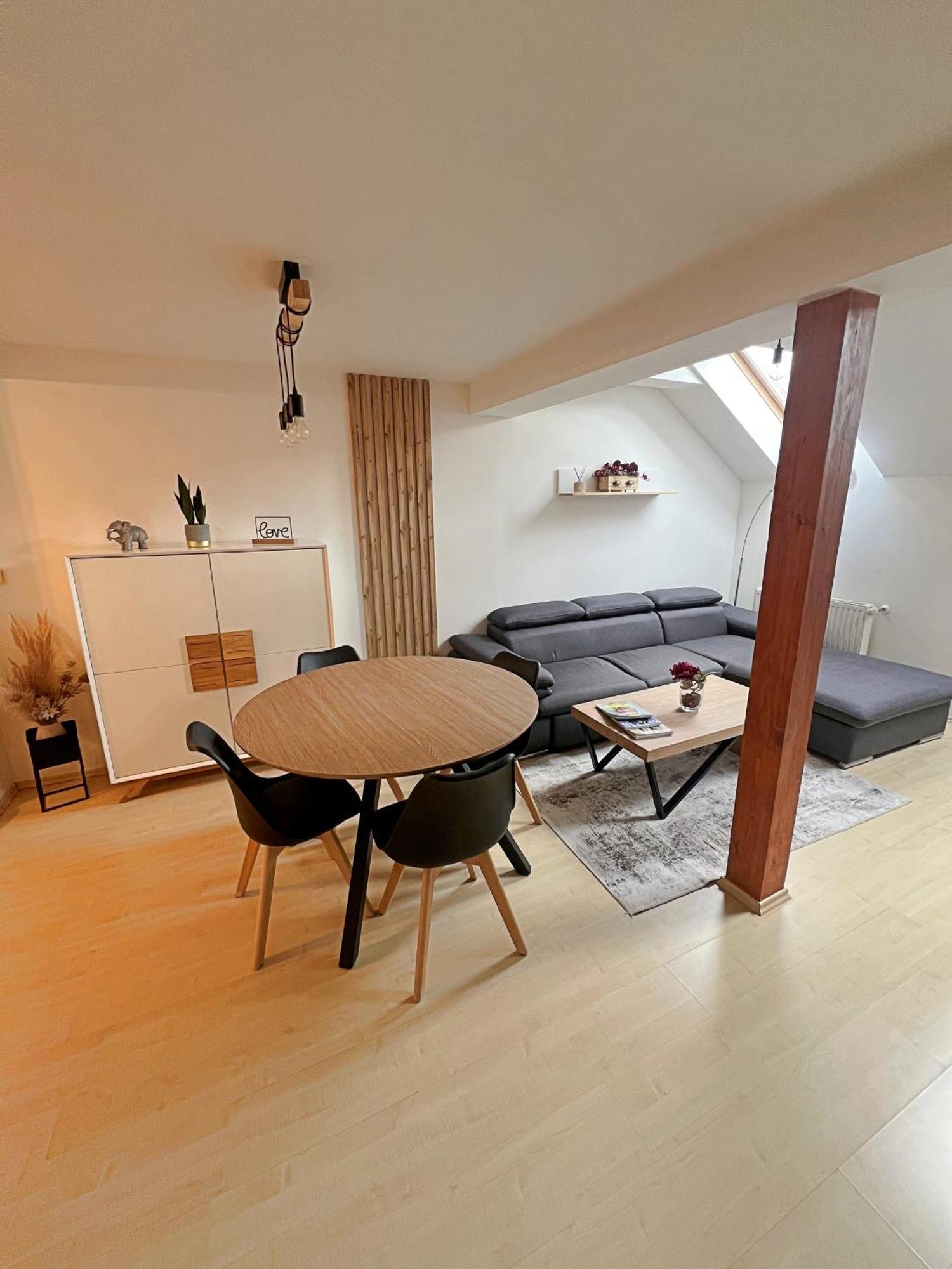 Mezonetovy Apartman V Centru Prague Extérieur photo